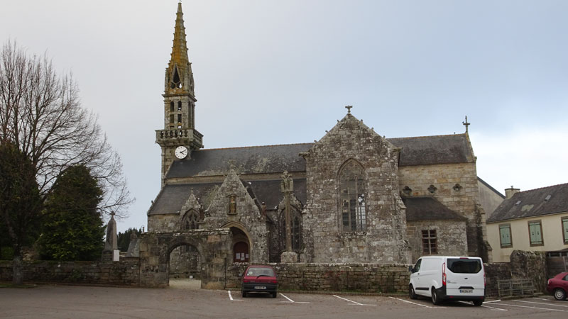 Quéménéven : Eglise Saint-Ouen