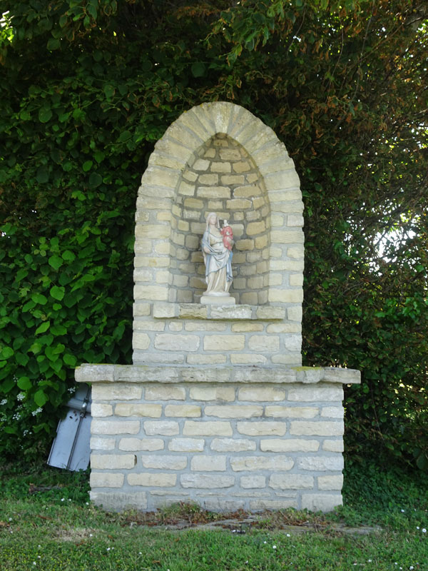 Amayé-sur-Seulles : Vierge sur D71