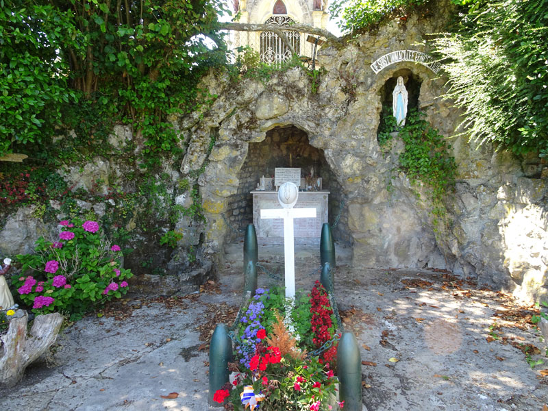 Bucéels : Chapelle Notre-Dame-des-Lourdes