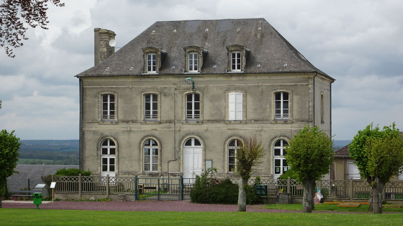 Caumont-l'Eventé : Château de la Ferrière
