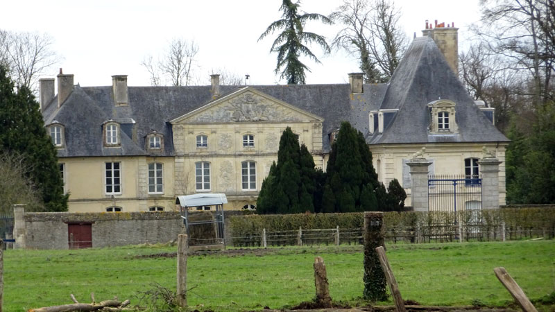 Cesny-aux-Vignes : Château
