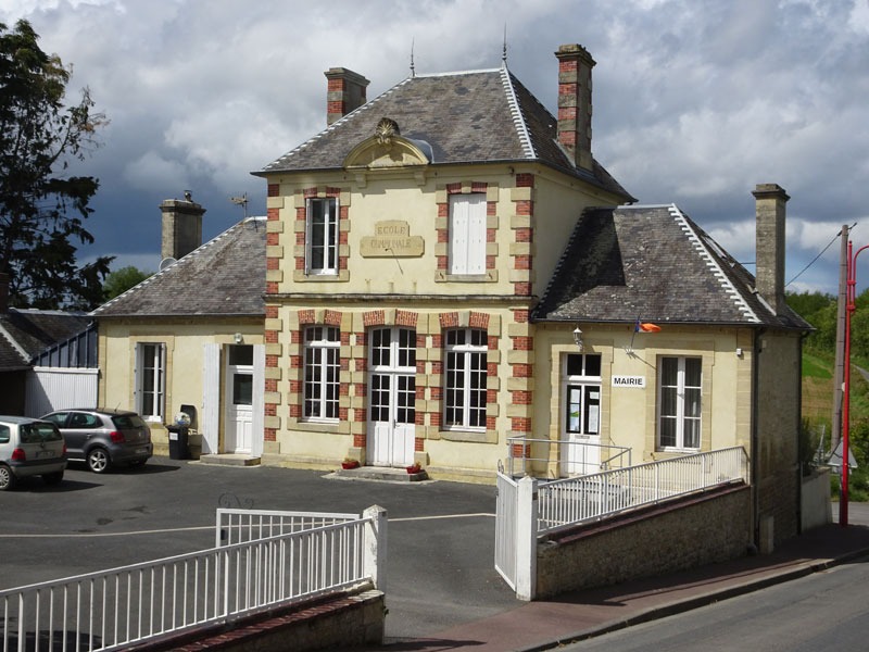 Condé-sur-Seulles : Mairie / Ecole