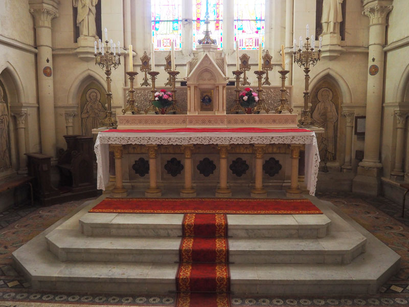 Grainville-Langannerie : Eglise Saint-Etienne - autel