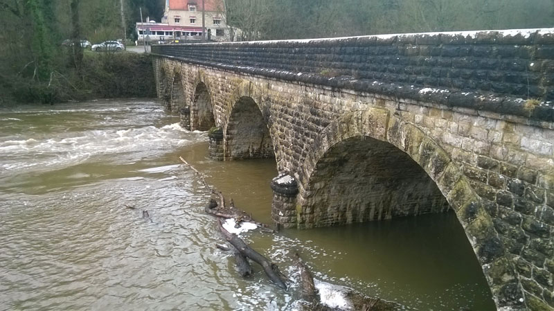 Grimbosq : Pont de Brie