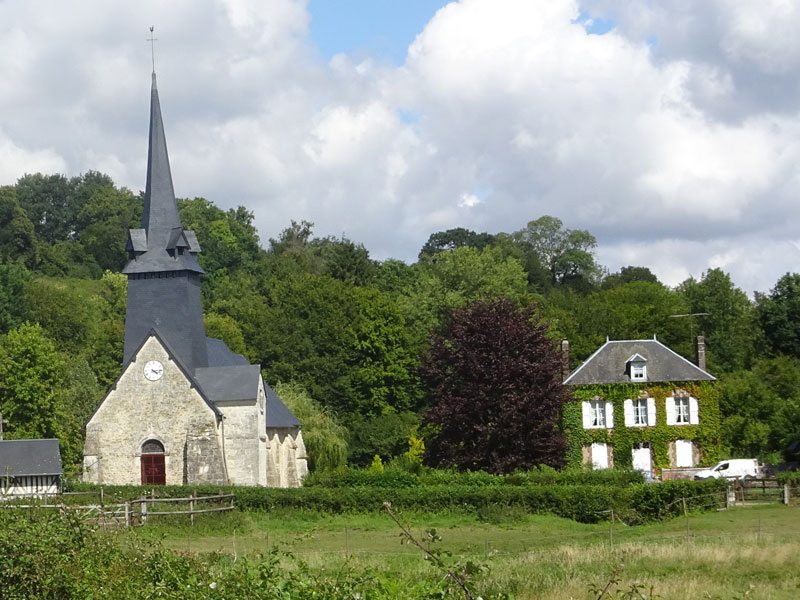 La Roque-Baignard : Eglise Saint-Martin et presbytère