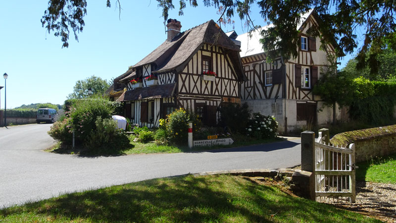 Le Mesnil-sur-Blangy : Maison normande