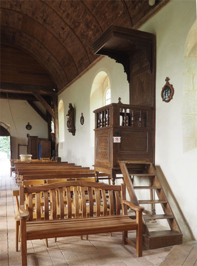 Les Monceaux : Eglise Saint-Michel - chaire à prêcher