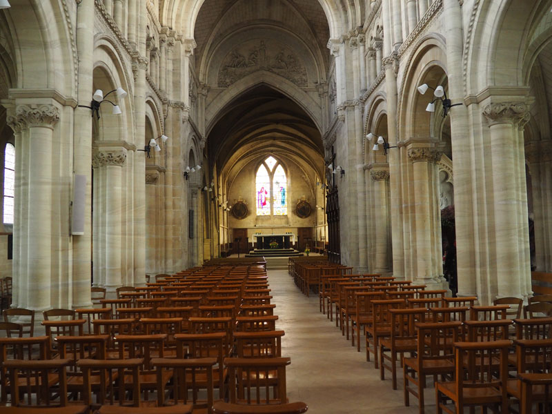 Lion-sur-Mer : Eglise Saint-Pierre