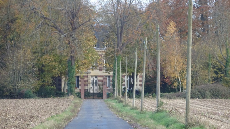 Méry-Corbon : Château de Launay