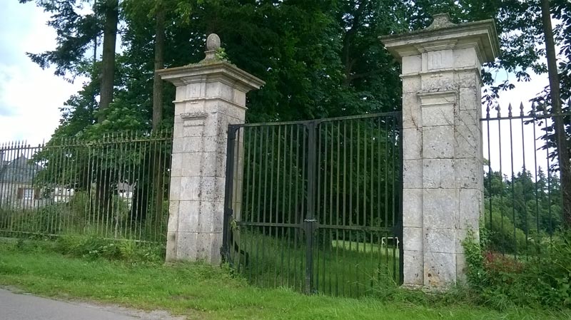 Meslay : Château / Centre de vacances Les Jonquilles