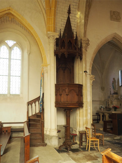 Montchamp : Eglise Saint-Martin - Chaire à prêcher