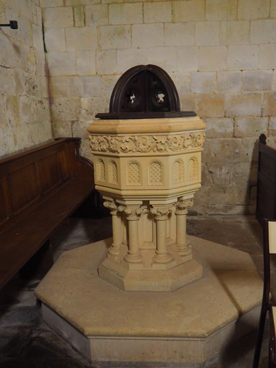 Mouen : Eglise Saint-Malo - fonts baptismaux