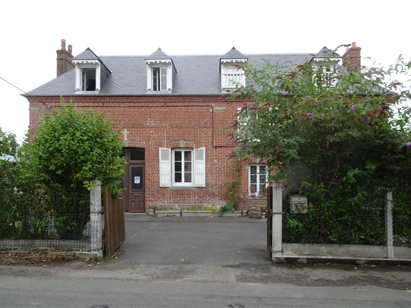 Saint-Aubin-Lébizay : Ancienne école / Mairie