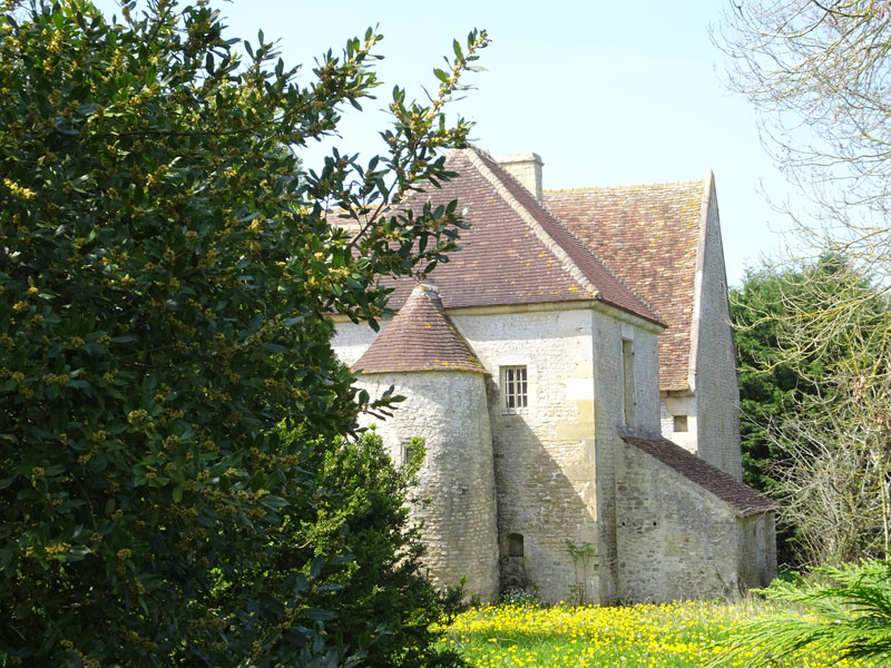 Saint-Pierre-du-Bu : Maison Les Logettes
