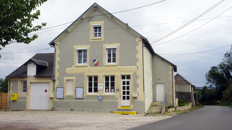 Saint-Pierre-du-Fresne : Mairie