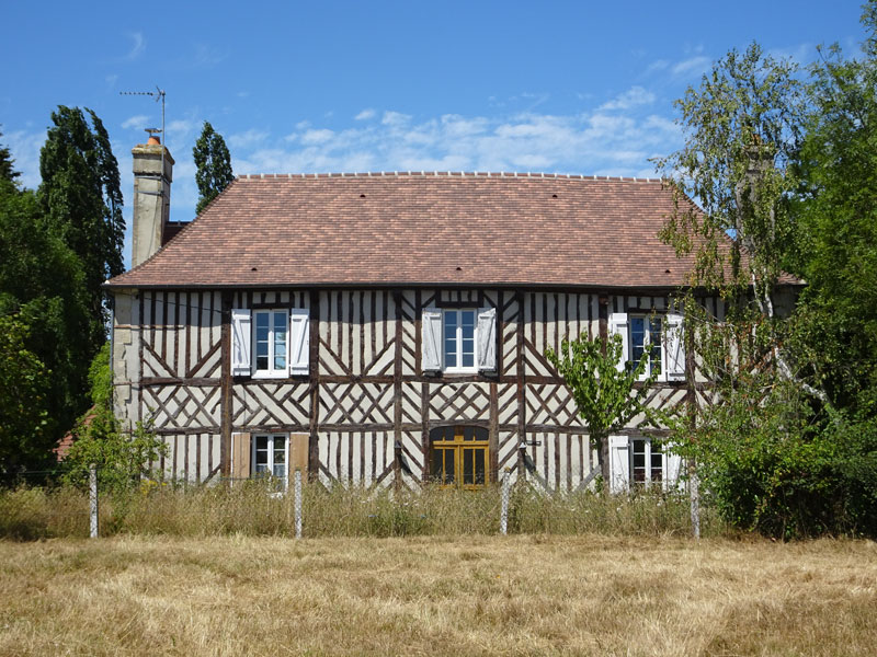Saint-Pierre-du-Jonquet : maison normande