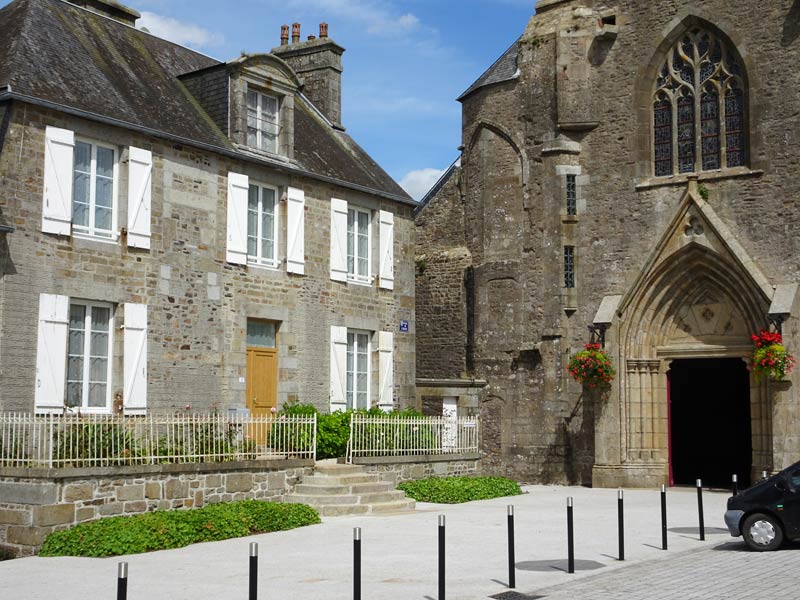 Saint-Sever-Calvados : Hôtel de ville