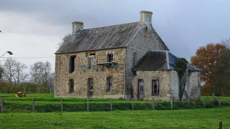 Sainte-Honorine-de-Ducy : Maison au lieu-dit Le Mesnil