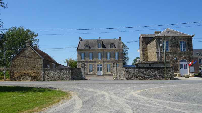 Sainte-Honorine-de-Ducy : Presbytère et Mairie