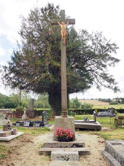 Torteval : croix de cimetière