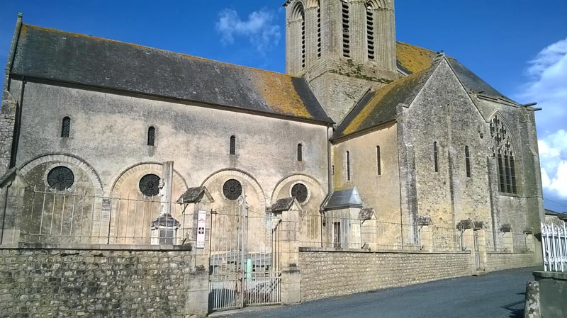 Tour-en-Bessin : Eglise Saint-Pierre