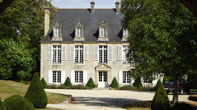 Tournay-sur-Odon : Château de Ragny
