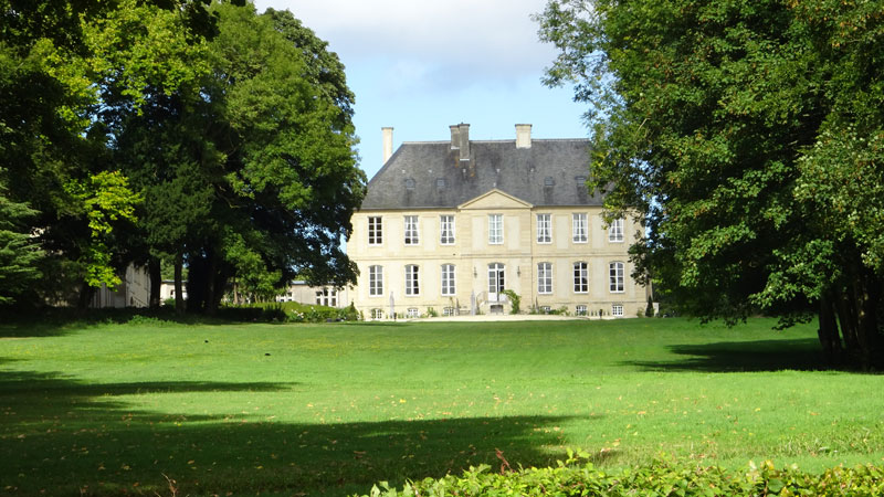 Vaux-sur-Aure : Château de la Ferrière