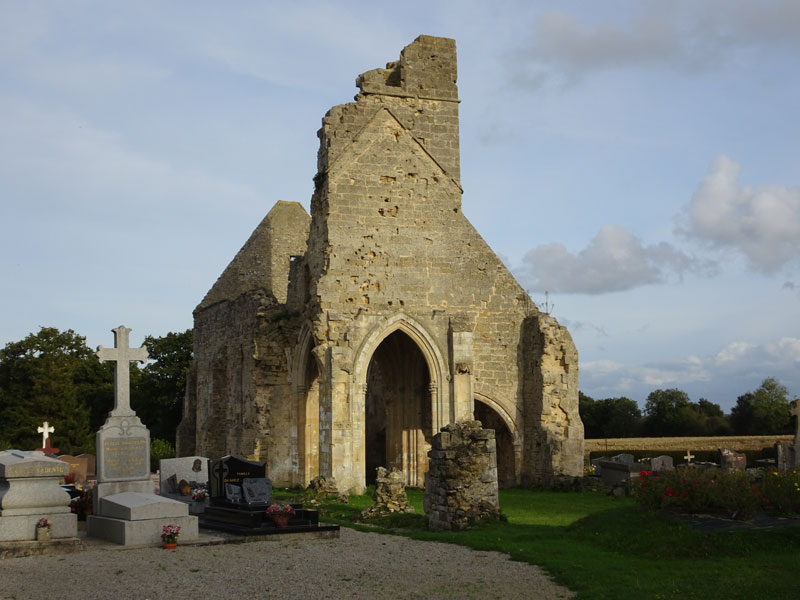 Auxais : Ruines de l'Eglise Saint-Martin