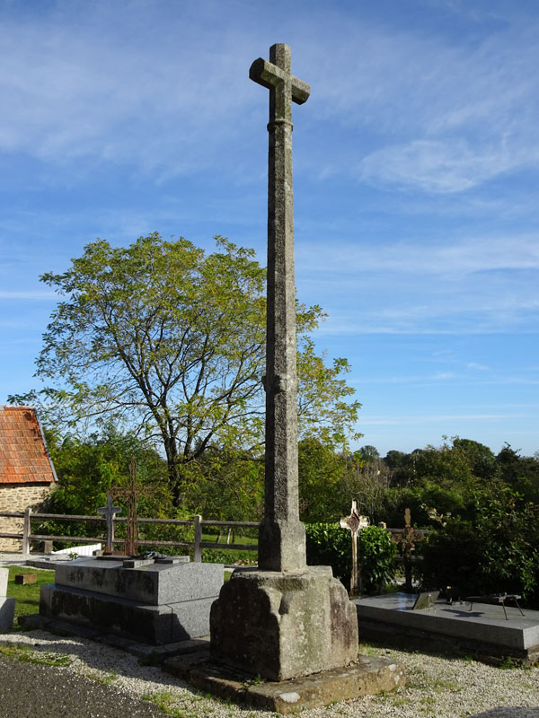 La Chapelle-Cécelin : Croix de cimetière