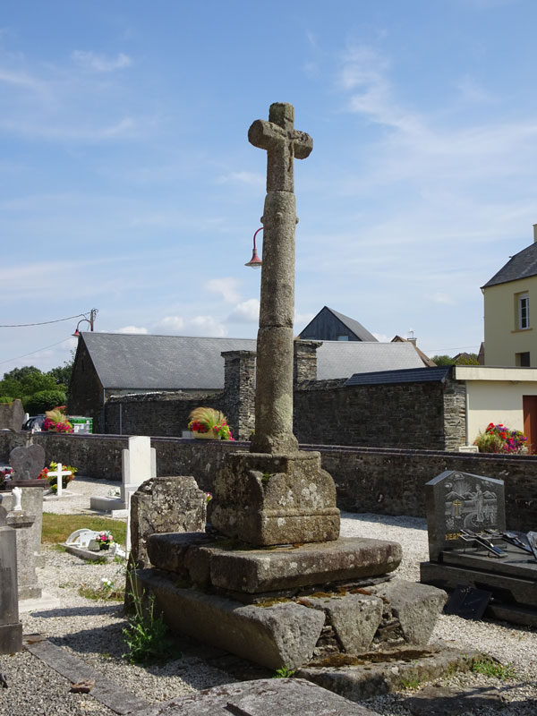 La Mancellière-sur-Vire : Croix de cimetière