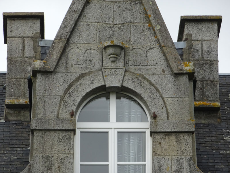 Le Mesnil-Ozenne : Presbytère / Mairie