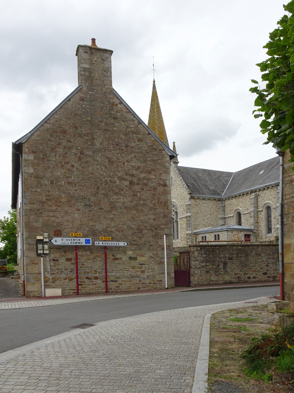 Marcilly : Presbytère et Eglise Saint-Martin