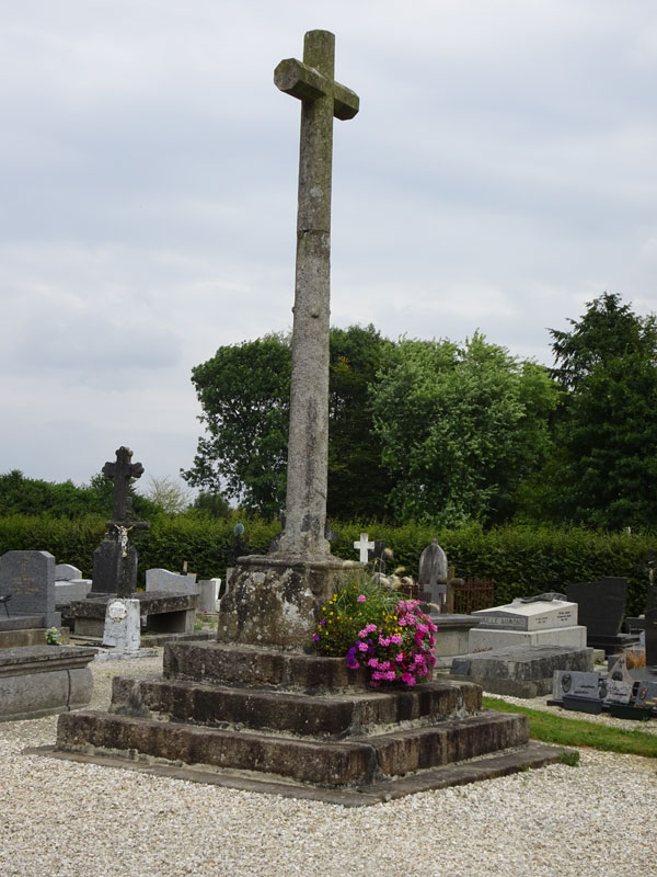 Rouxeville : Croix de cimetière