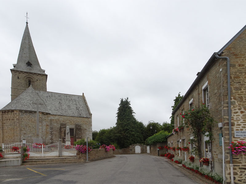 Saint-Loup : Eglise et Mairie