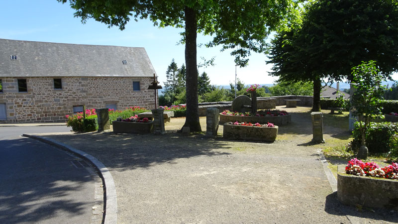 Saint-Michel-de-Montjoie : Panorama - Table d'orientation