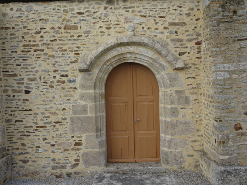 La Ferrière-Béchet : Eglise Saint-Pierre