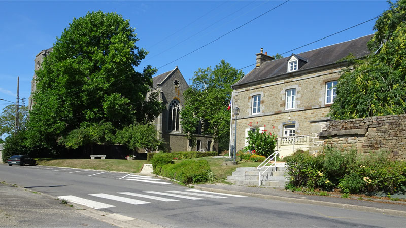 La Selle-la-Forge : Mairie et église