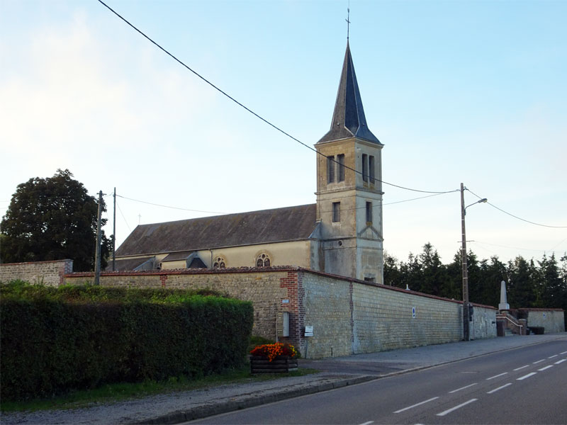 Le Bourg-Saint-Léonard : Eglise Saint-Léonard