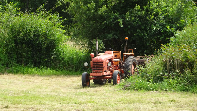 Le Chatellier : Tracteur sur D225