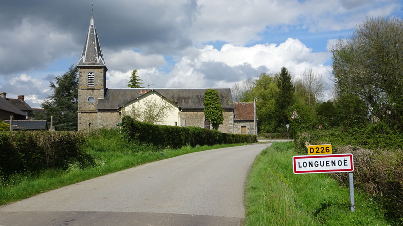 Longuenoë : Eglise Saint-Jean-Baptiste