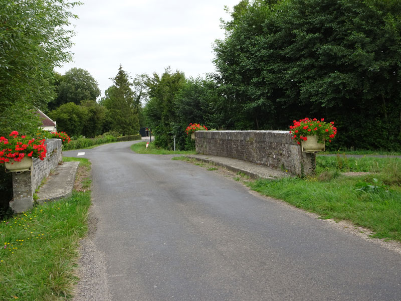 Moulins-sur-Orne : Pont sur l'Houay