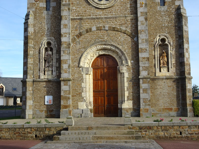 Saint-Cornier-des-Landes : Eglise Saint-Cornier