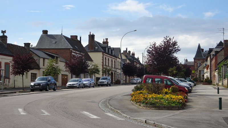 Saint-Evroult-Notre-Dame-du-Bois : Bourg