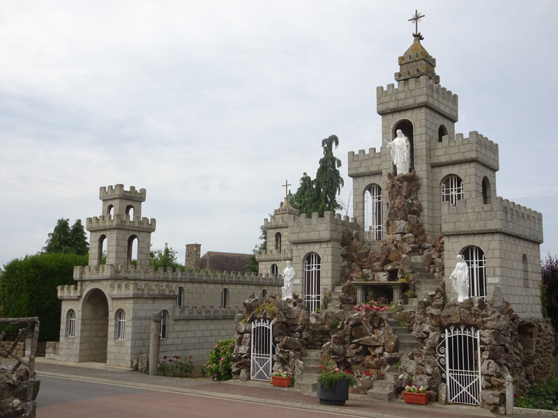 Saint-Roch-sur-Égrenne : Chapelle dans le bourg