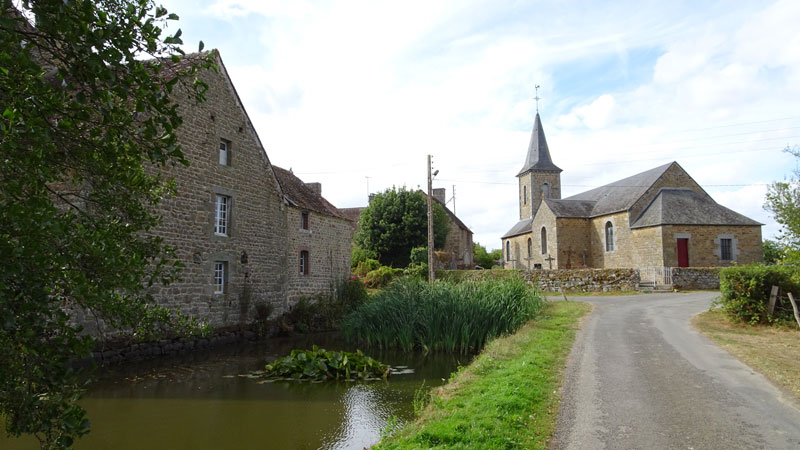 Sainte-Croix-sur-Orne : Eglise et Manoir de la Cour