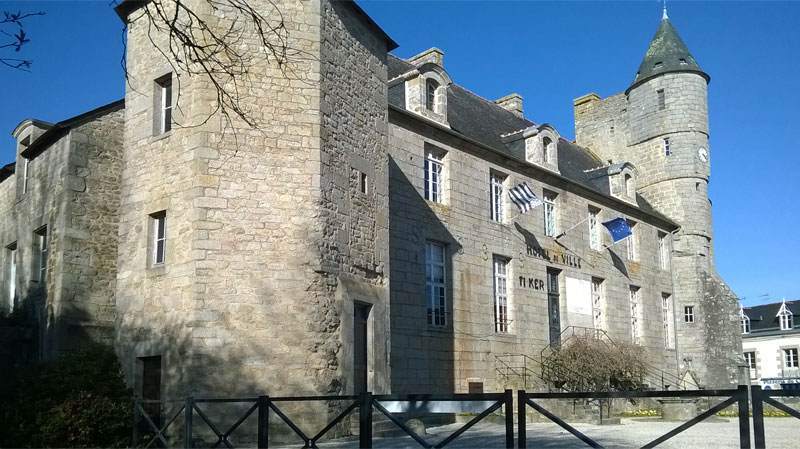 Pont-l'Abbé : Château des Barons du Pont