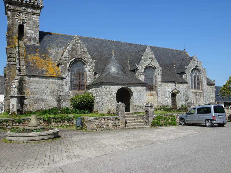 Trégourez : Eglise Saint-Idunet