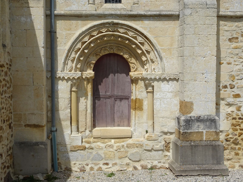 Acqueville (Calvados) : Eglise Saint-Aubin