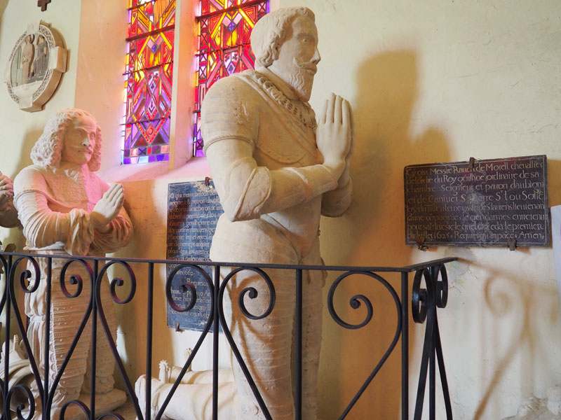 Aubigny : Orants de l'église Notre-Dame-de-la-Visitation