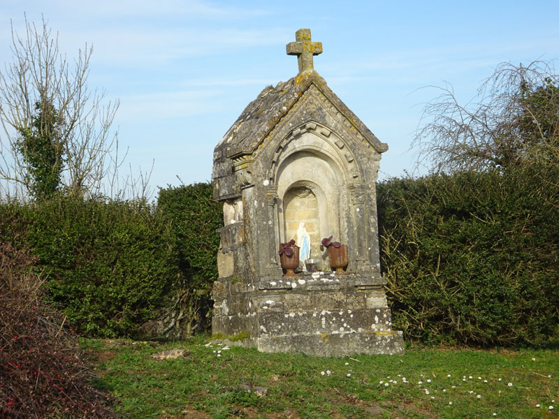 Curcy-sur-Orne : Vierge au lieu dit Le VAl